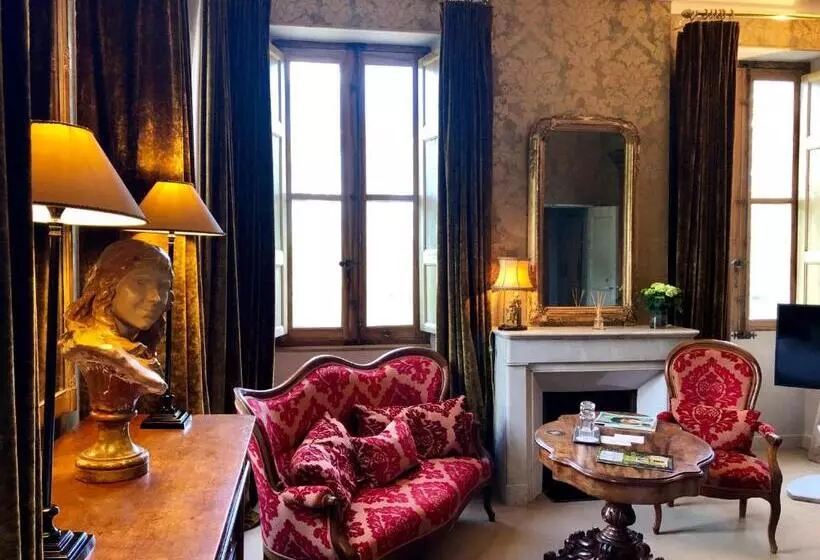 اتاق لوکس, Château Des Alpilles