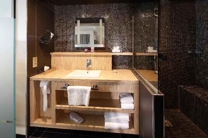 سوئیت جونیور با تراس, De Brienne