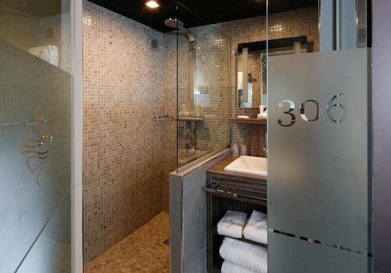 اتاق استاندارد, De Brienne