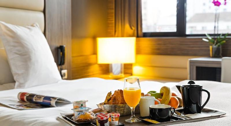 اتاق خانوادگی, De Brienne