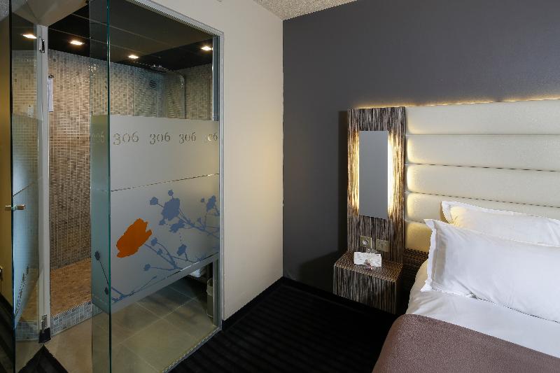 اتاق استاندارد یک نفره, De Brienne