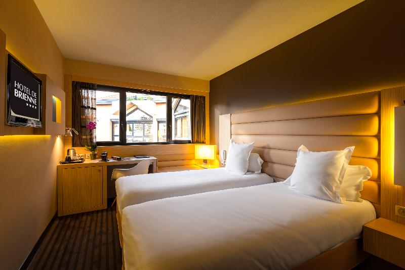 اتاق استاندارد, De Brienne