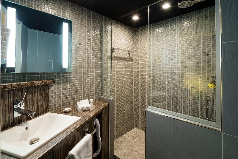 اتاق استاندارد, De Brienne