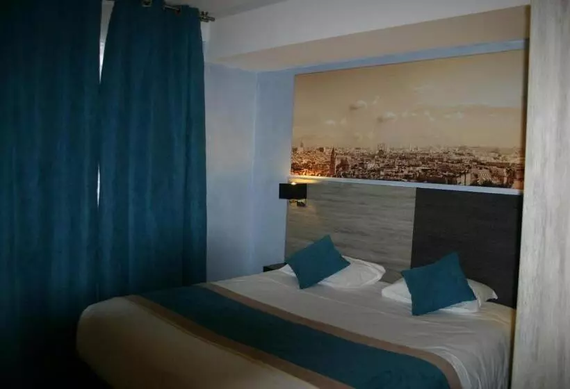 Habitación Estándar, Derby Eiffel