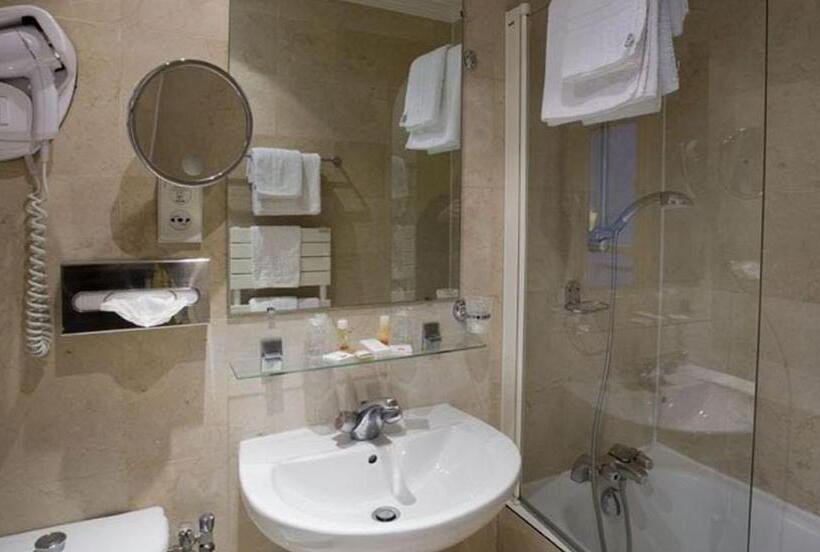 اتاق استاندارد, Derby Eiffel