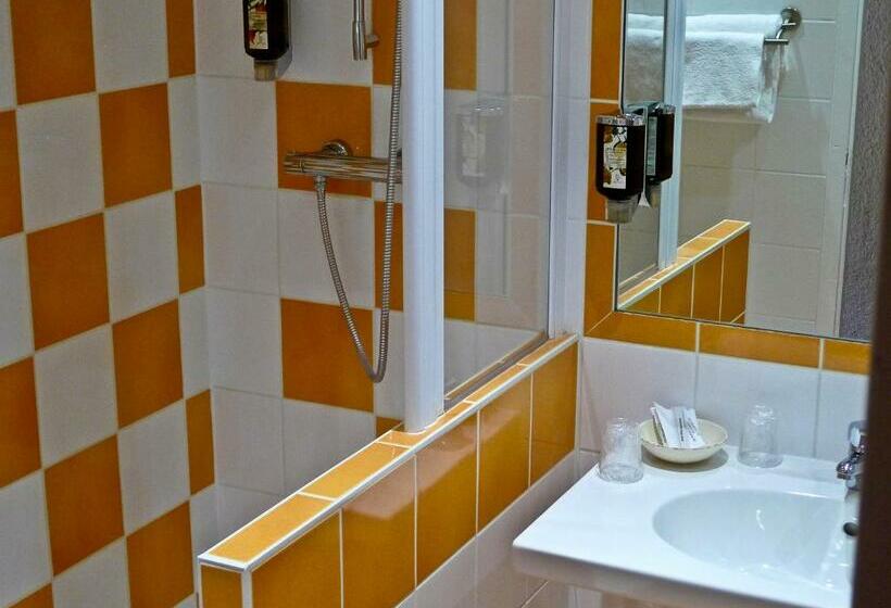 스탠다드 룸, Des Marquisats