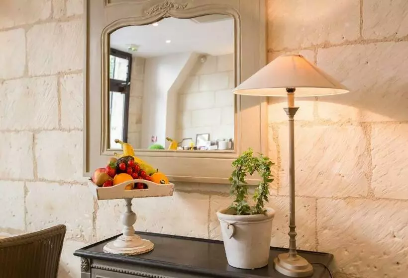 اتاق راحتی, L Adresse