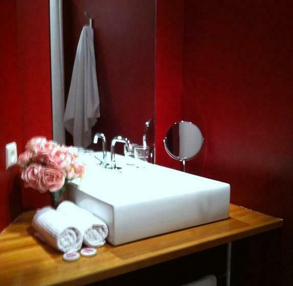 غرفة قياسية فردية, L Adresse