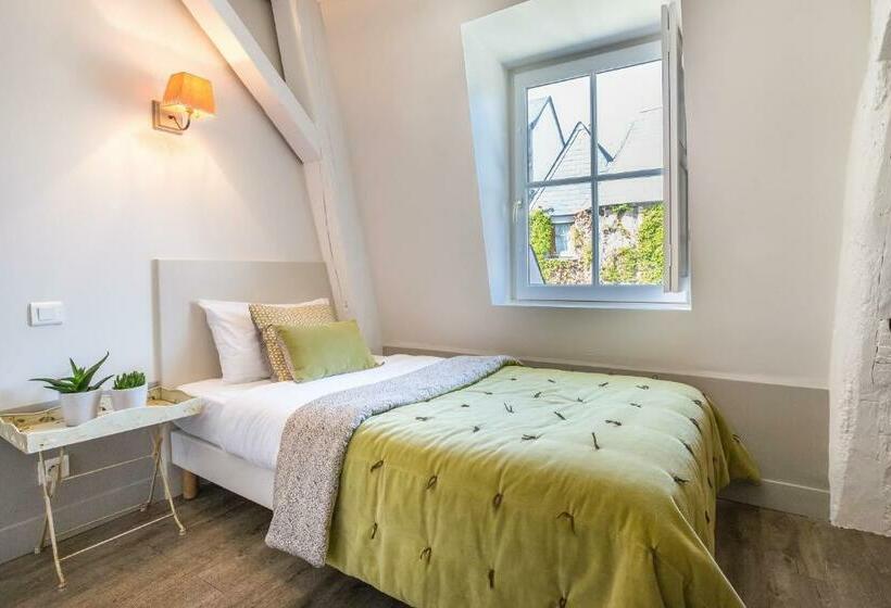 غرفة قياسية فردية, L Adresse