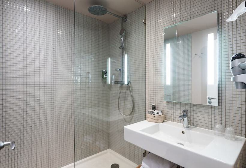 スーペリアールーム, Hôtel Mercure Bourgenbresse