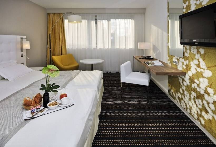 スーペリアールーム, Hôtel Mercure Bourgenbresse