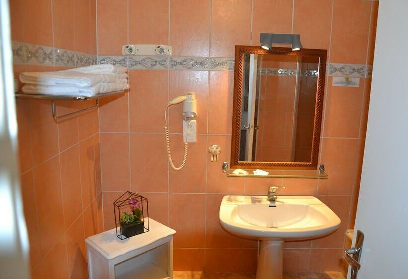 חדר סטנדרט, Hôtel Restaurant Du Bearn