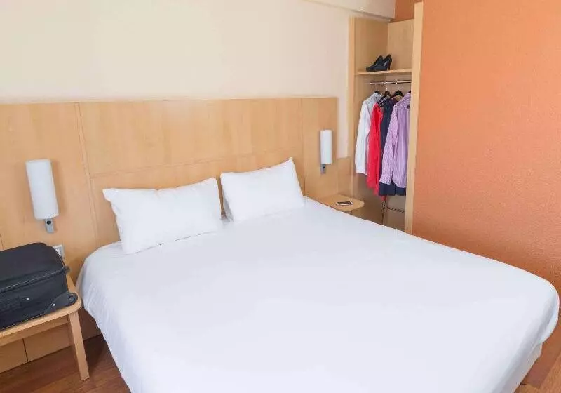 Quarto standart cama de casal, Ibis Dunkerque