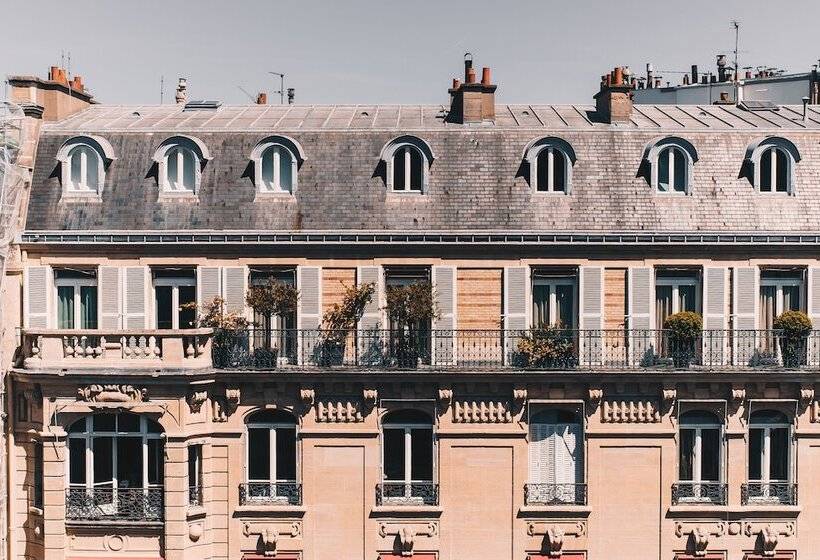 اتاق استاندارد با چشم‌انداز شهر, Miiro Le Grand Hôtel Cayré