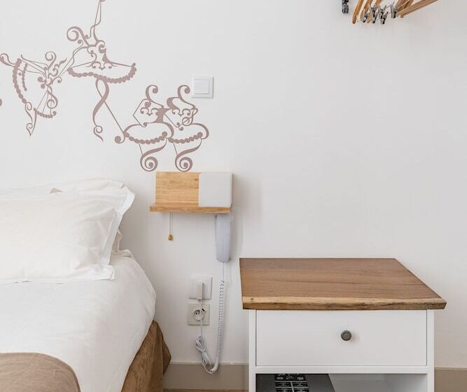 スタンダードルーム, Korner Opera