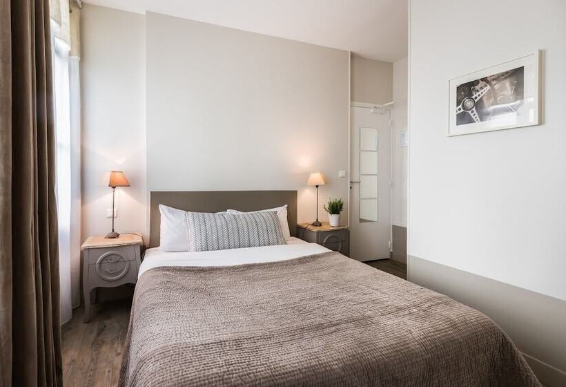 غرفة قياسية مزوَّدة بشُرفة, L Adresse