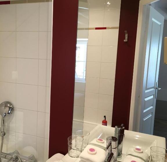 غرفة ديلوكس, L Adresse