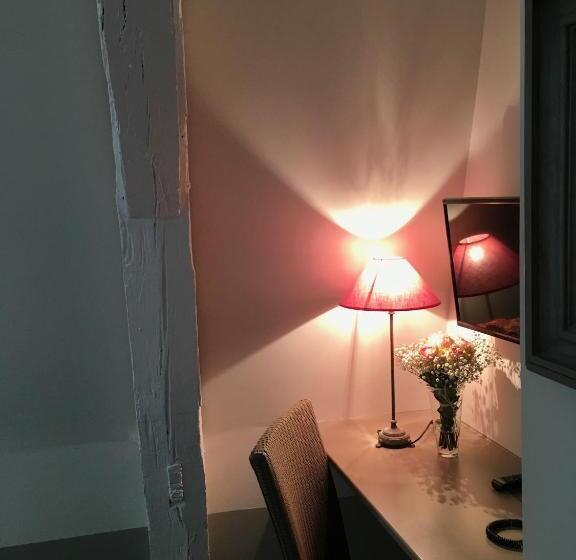 غرفة ديلوكس, L Adresse