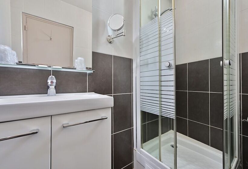 舒适三人间, La Rotonde