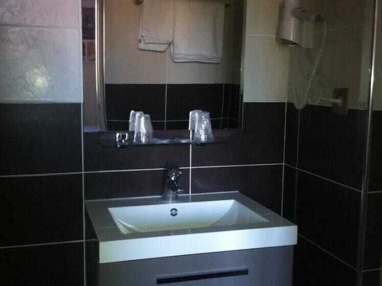 舒适三人间, La Rotonde