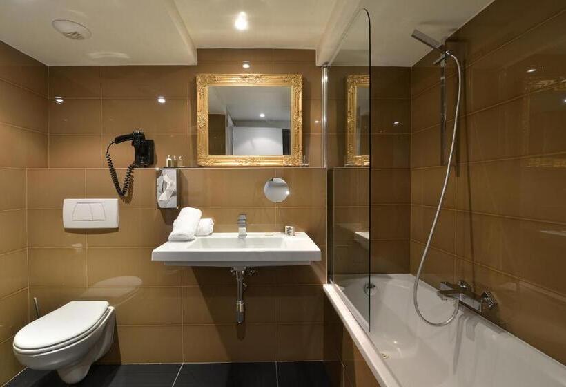 Номер Стандарт, Hôtel La Villa Cannes