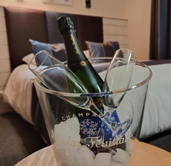 Номер Комфорт, Hôtel Spa & Restaurant ô Pervenches