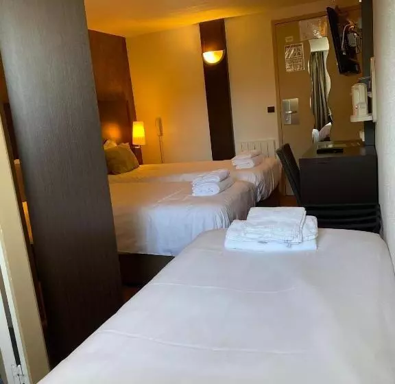 ファミリールーム, Shelder Hôtel   Cherbourg En Cotentin   Equeurdreville
