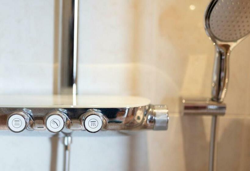 חדר סטנדרט לארבעה, Urban Style Hotel De L Europe