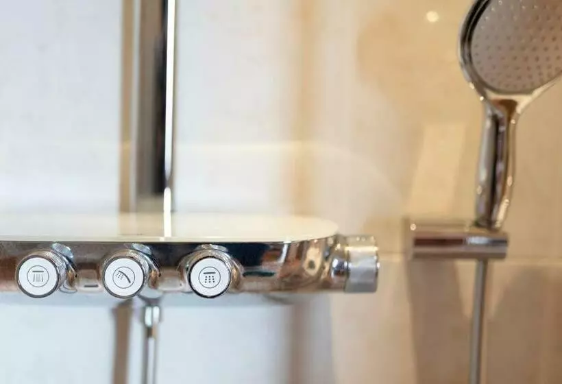 اتاق استاندارد چهار تخته, Urban Style Hotel De L Europe