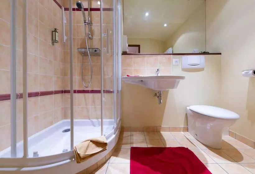 اتاق استاندارد چهار تخته, Urban Style Hotel De L Europe