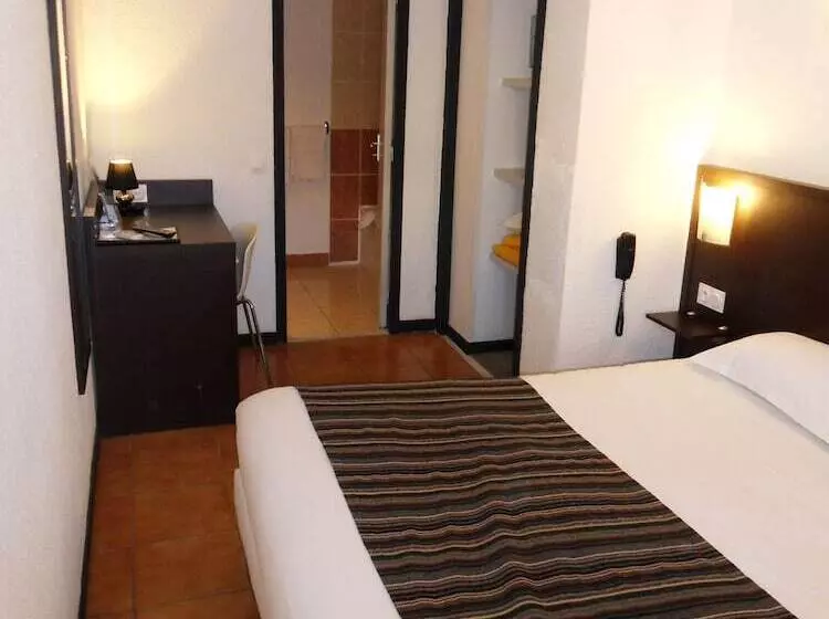 اتاق استاندارد, Brit Hotel Opal Centre Port