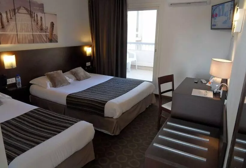 اتاق استاندارد سه نفره, Brit Hotel Opal Centre Port
