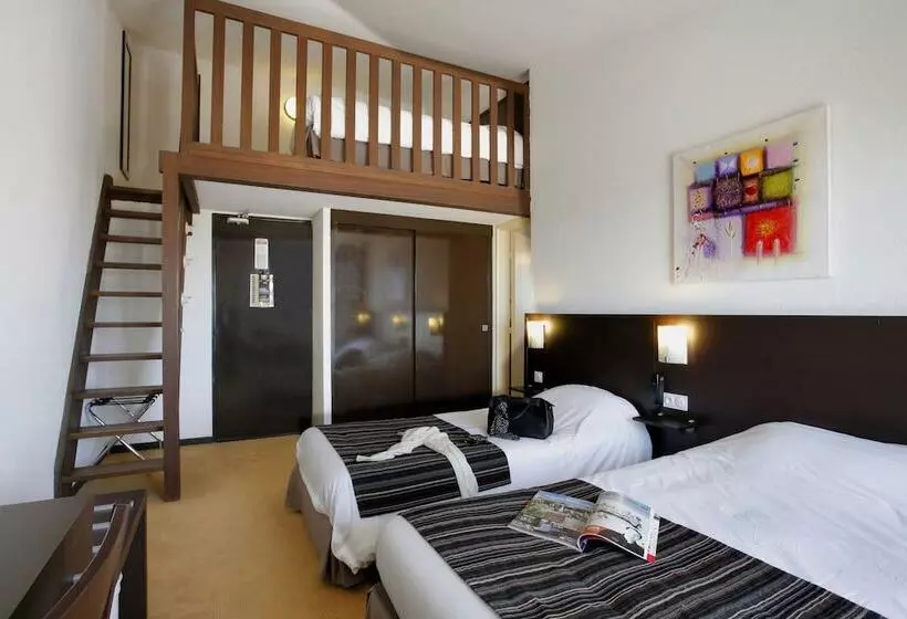 اتاق استاندارد سه نفره, Brit Hotel Opal Centre Port