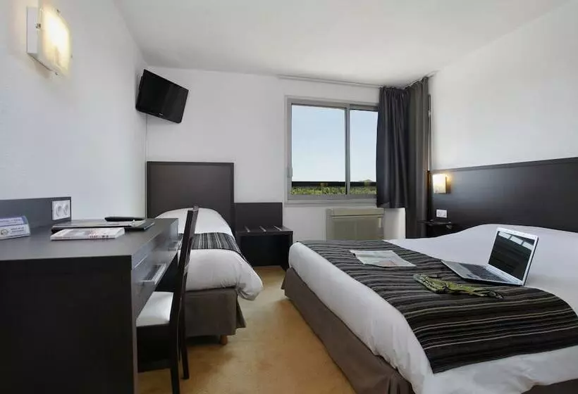 اتاق استاندارد سه نفره, Brit Hotel Opal Centre Port