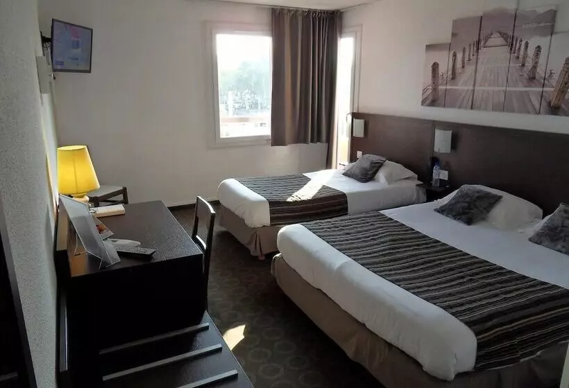 اتاق استاندارد سه نفره, Brit Hotel Opal Centre Port