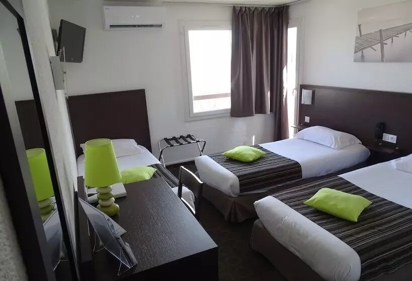 اتاق خانوادگی, Brit Hotel Opal Centre Port