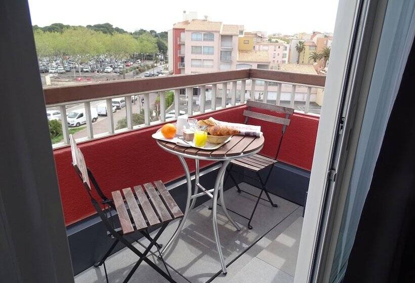 חדר סופריור עם מרפסת, Brit Hotel Opal Centre Port