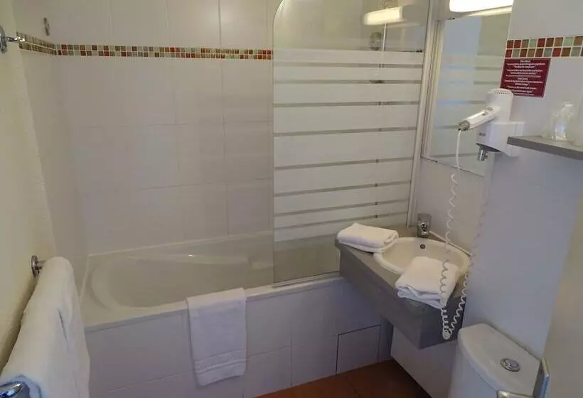 اتاق رمانتیک, Brit Hotel Opal Centre Port