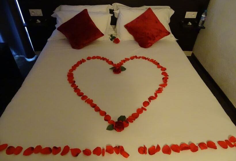 חדר רומנטי, Brit Hotel Opal Centre Port