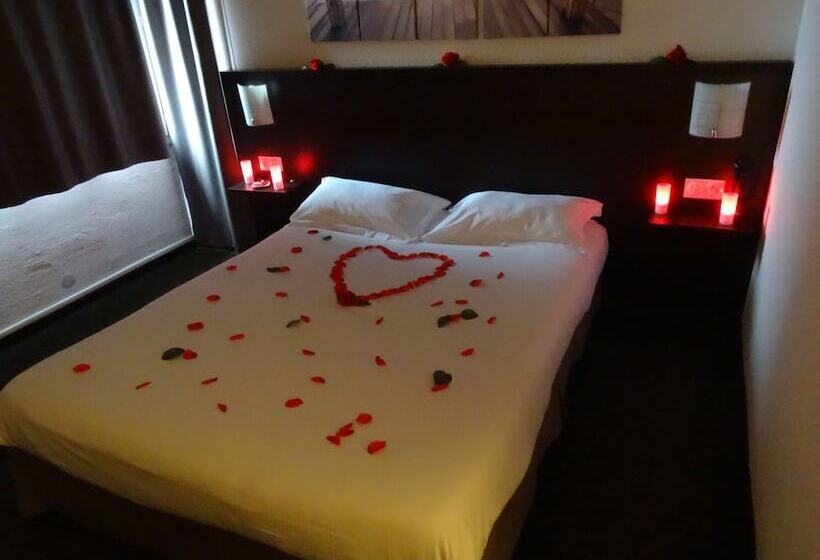 חדר רומנטי, Brit Hotel Opal Centre Port