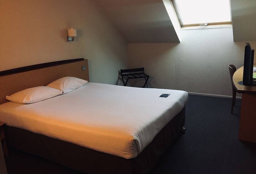 스탠다드 룸 더블 침대, Campanile Aixlesbains