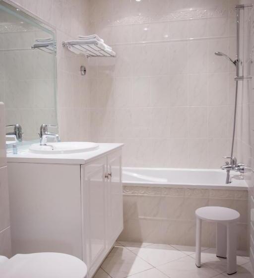 Люкс, Château De Bellecroix