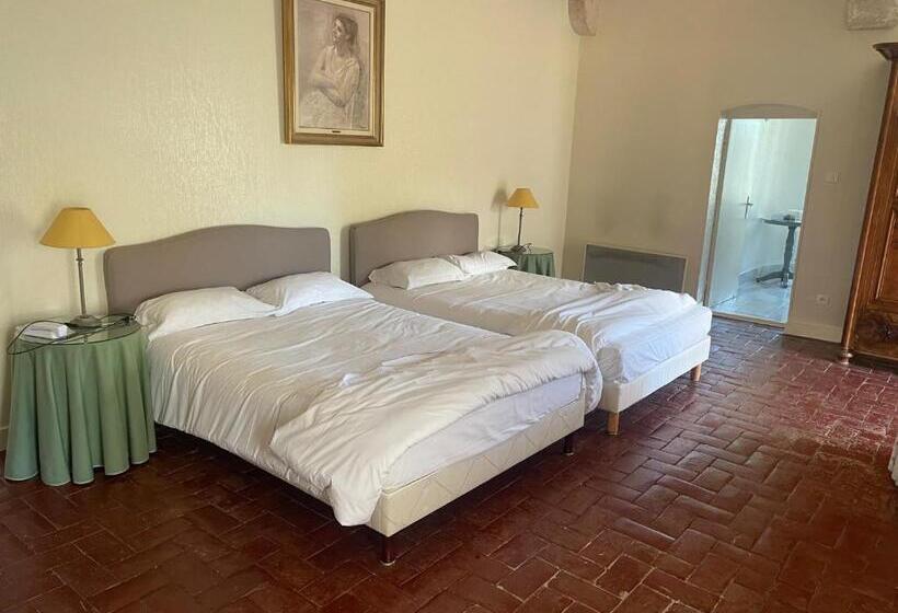 Семейный Номер Вид на Сад, Château De Bellecroix