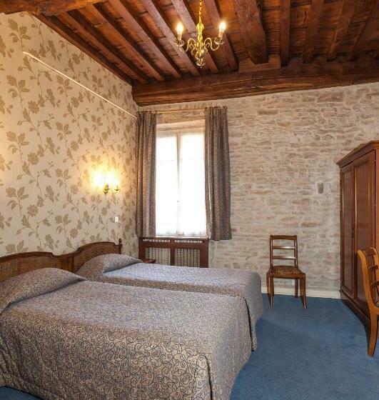 غرفة قياسية, De La Cloche