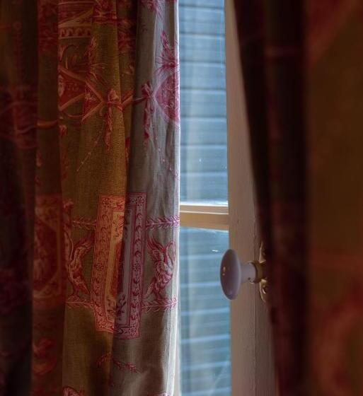 Полулюкс, Domaine D Auriac  Relais & Chateaux