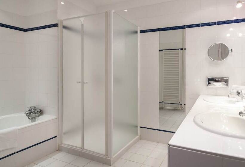 Полулюкс, Domaine D Auriac  Relais & Chateaux