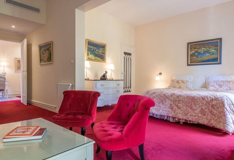 جناح جونيور, Domaine D Auriac  Relais & Chateaux