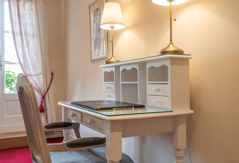 Полулюкс, Domaine D Auriac  Relais & Chateaux