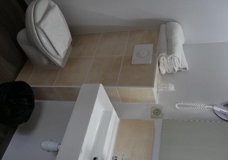 غرفة عائلية, Cit Hotel Escatel