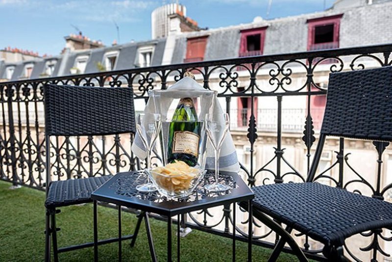 수피리어 룸, Harvey